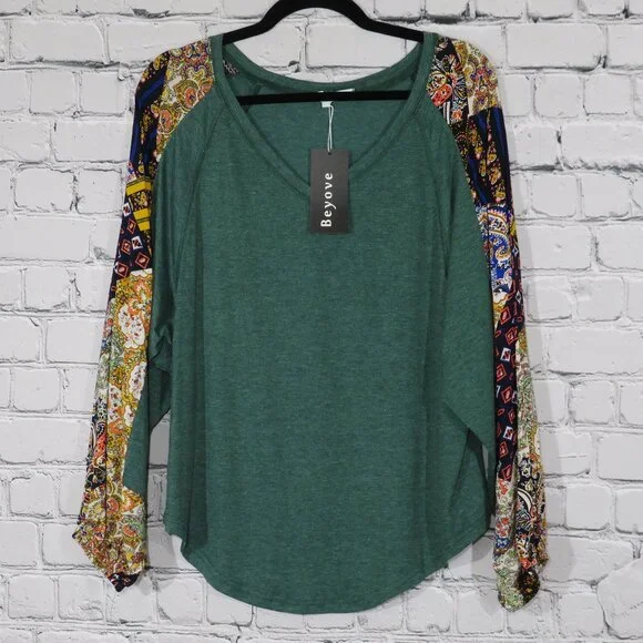 NEW - Women's Relaxed V-Neck Long Sleeve Top - Picture 5 of 8